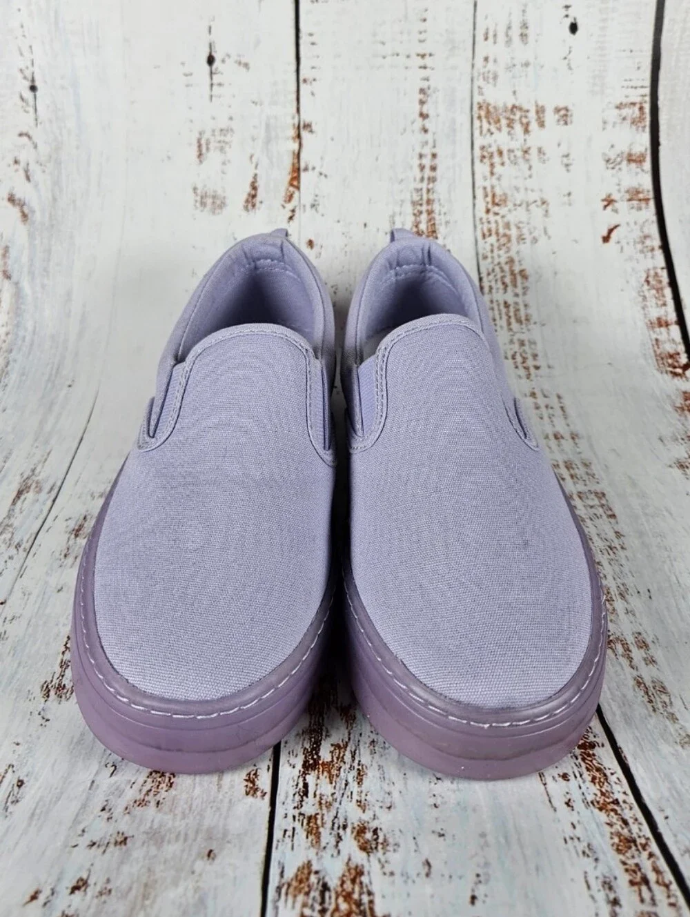NWOT Old Navy Kids Classic Canvas Slip-On Sneakers / Kids Size 3